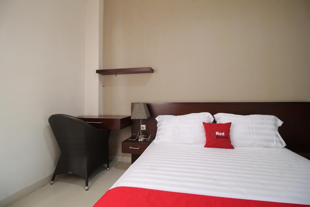 Reddoorz Plus Near Ambassador Mall Jakarta Kültér fotó