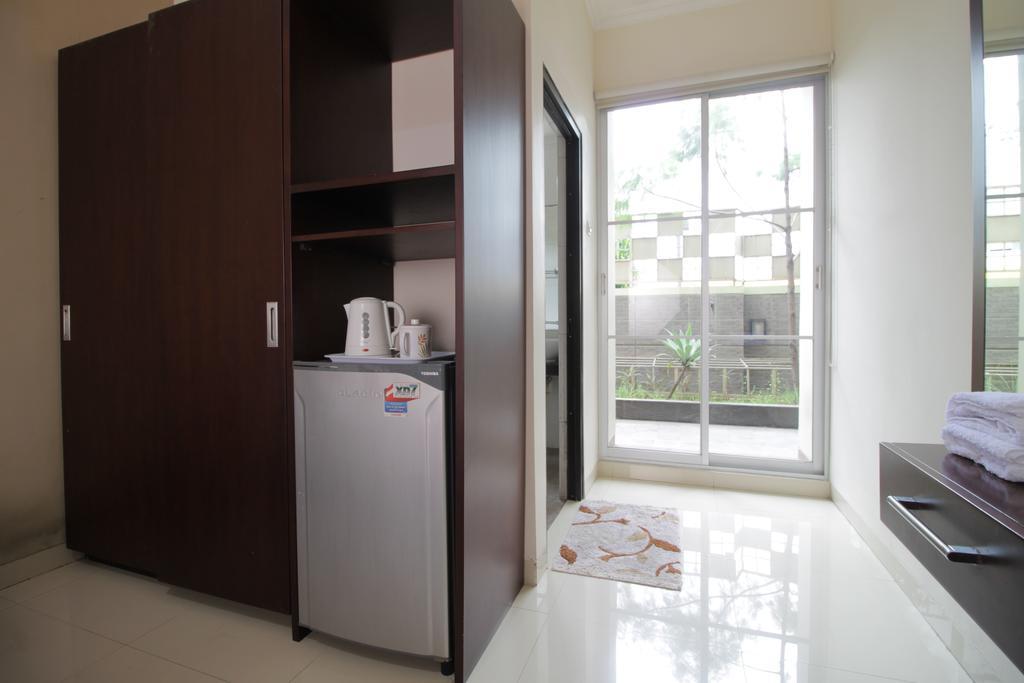 Reddoorz Plus Near Ambassador Mall Jakarta Kültér fotó