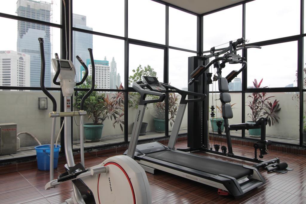 Reddoorz Plus Near Ambassador Mall Jakarta Kültér fotó